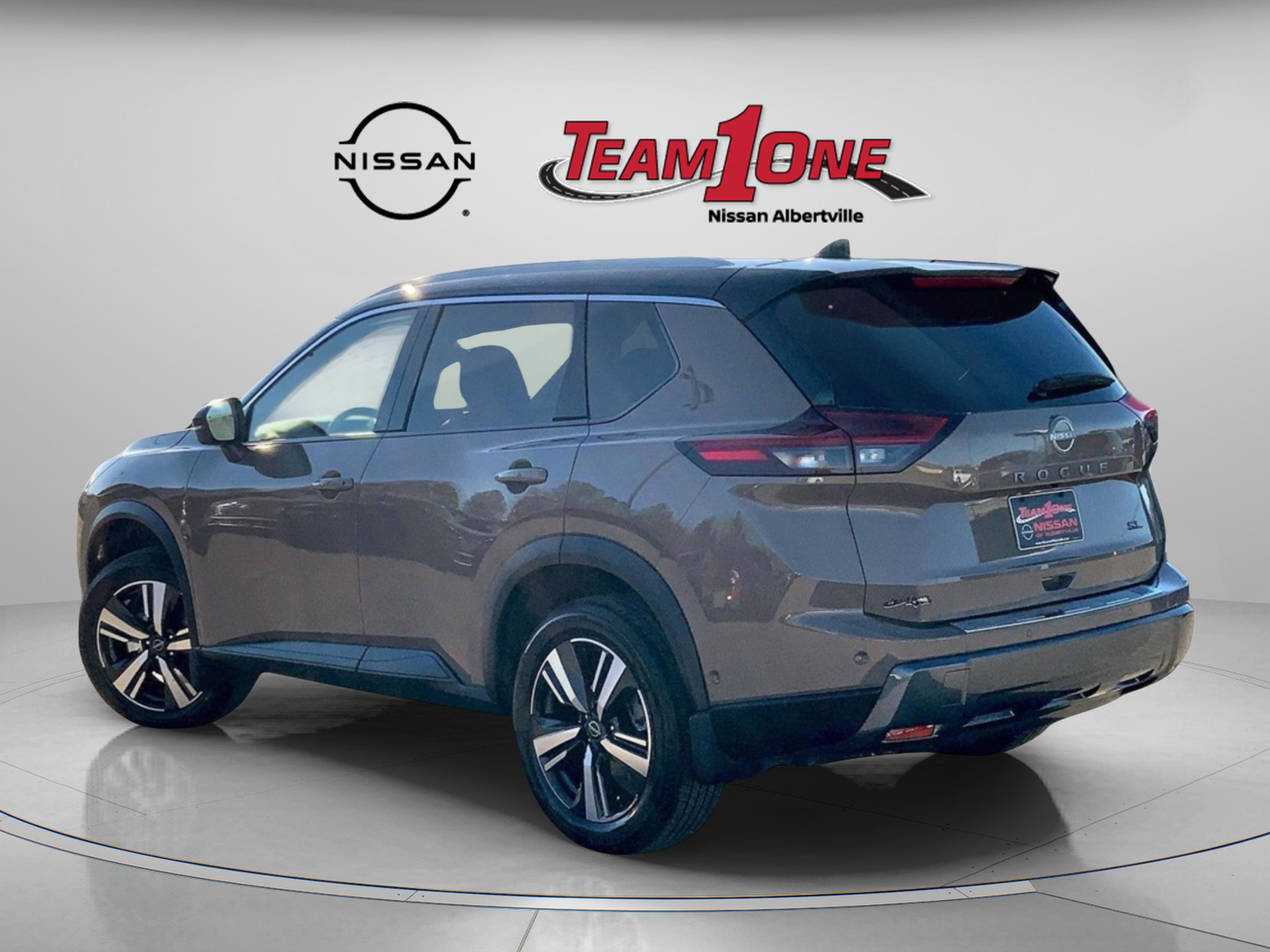 2025 Nissan Rogue SL photo 3