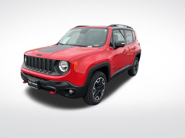 2016 Jeep Renegade Trailhawk photo 2