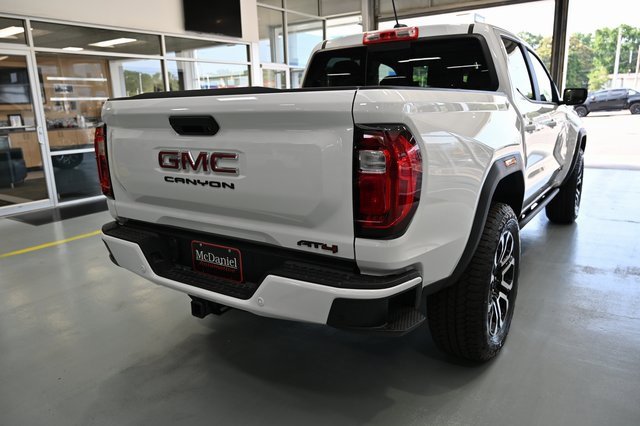 2025 Gmc Canyon AT4 photo 2