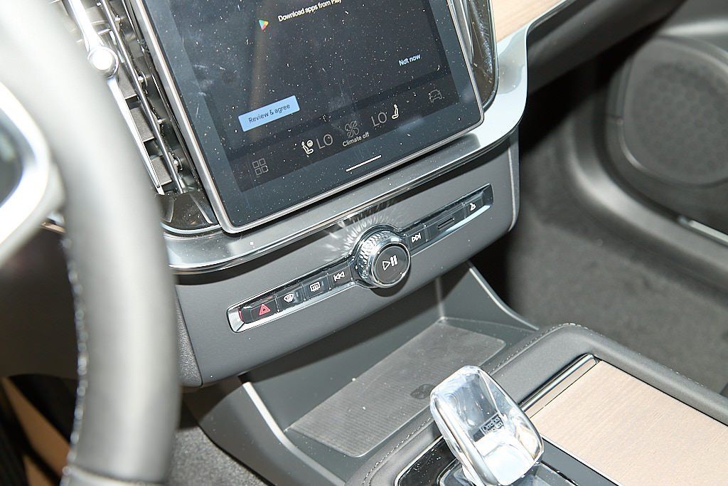 2026 VOLVO XC90 - Image 14