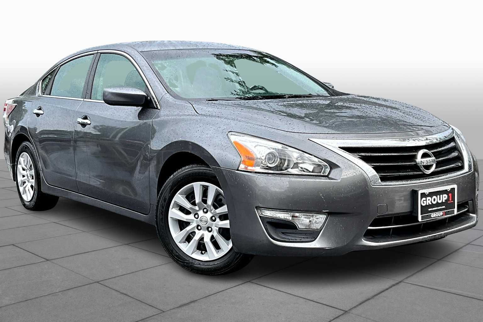 2015 Nissan Altima 2.5 S photo 2