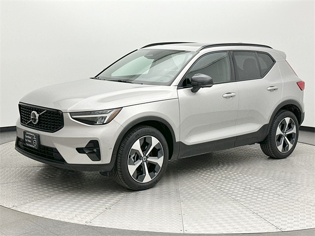 2025 Volvo XC40 Plus's photo