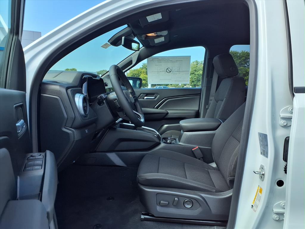 2026 Chevrolet Colorado LT photo 13
