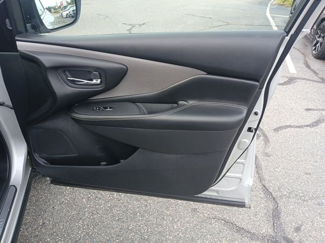 2023 Nissan Murano SV photo 23