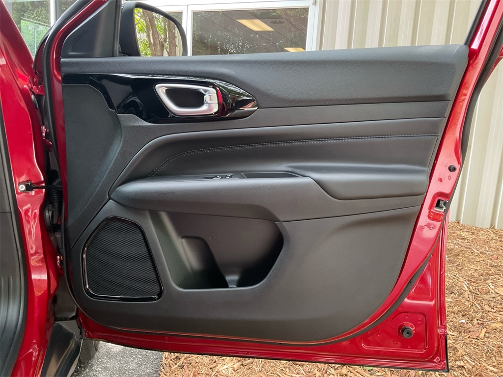 2025 Jeep Compass Latitude photo 22