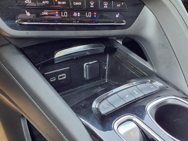 2023 Buick Envision Essence photo 13