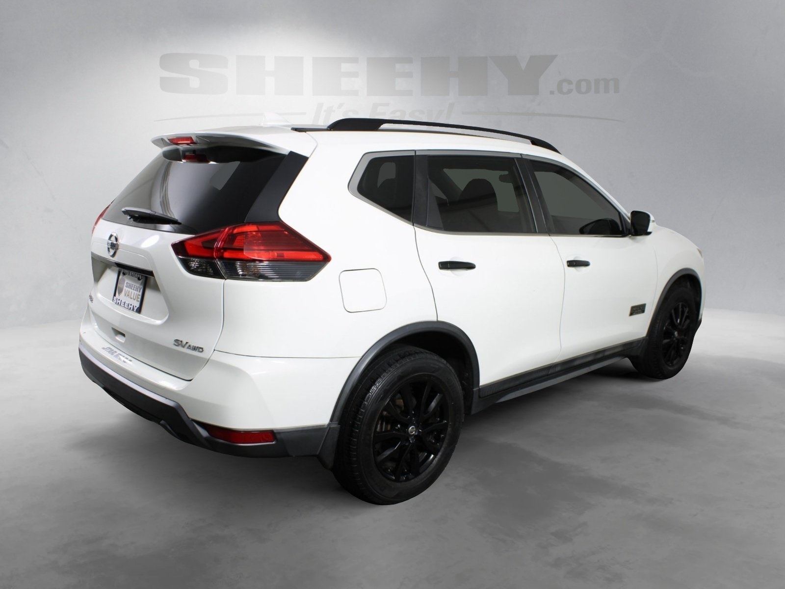 2017 Nissan Rogue SV photo 4