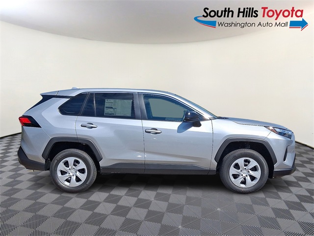 2025 Toyota RAV4 LE photo 5