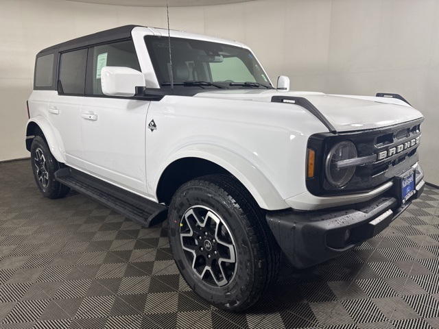 2025 Ford Bronco 4-Door Outer Banks's photo