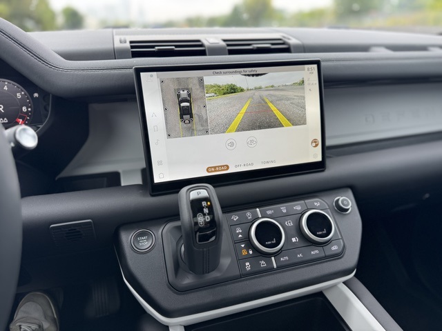 2025 Land Rover Defender 110 S photo 15