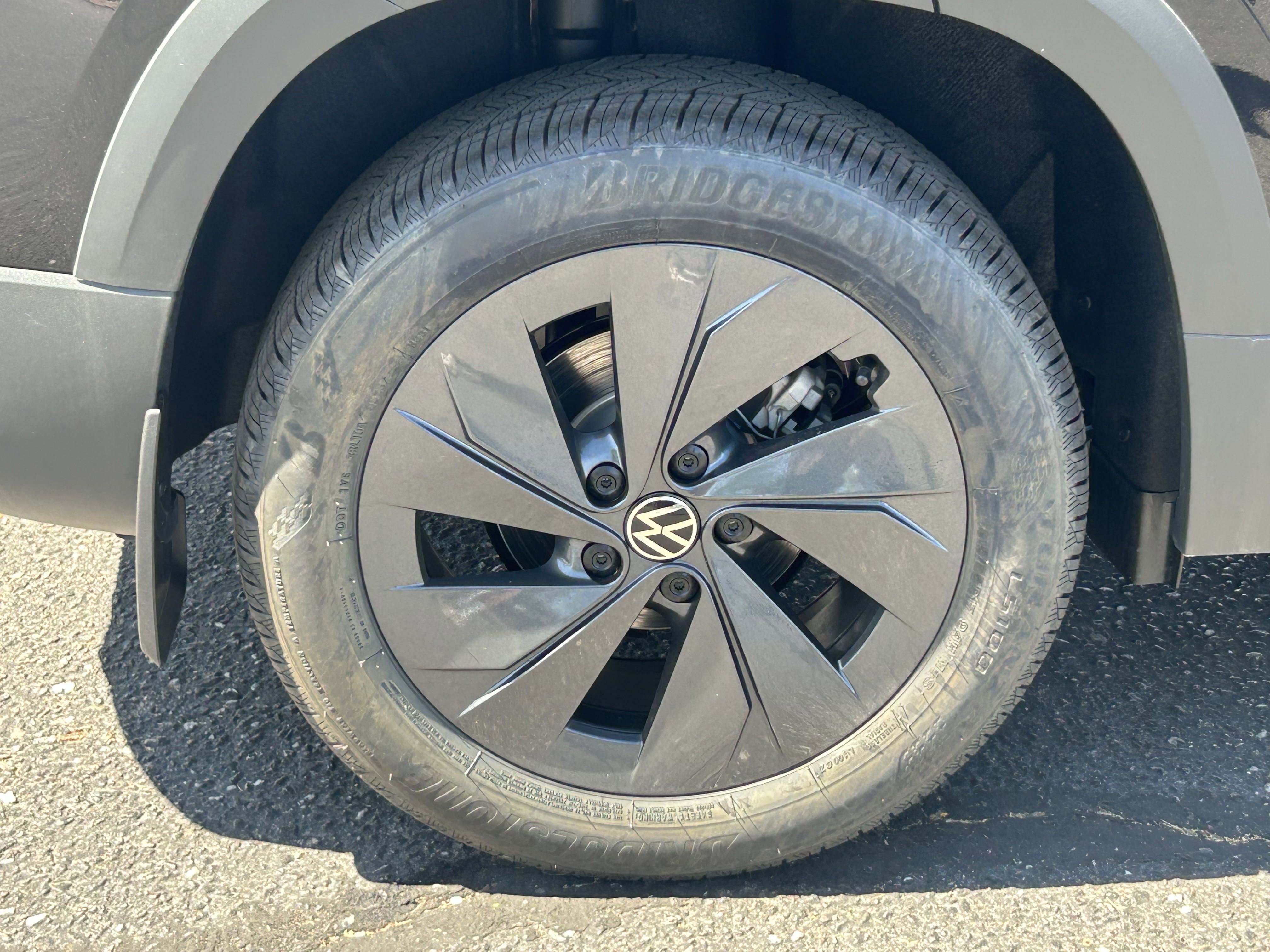 2025 Volkswagen Taos S photo 2