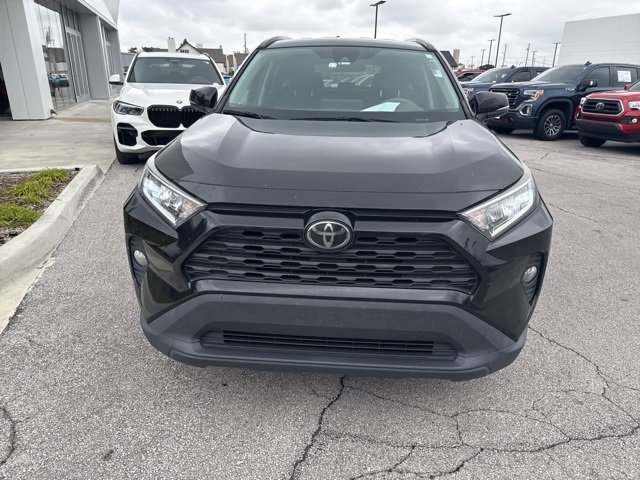 2020 Toyota RAV4 XLE photo 3