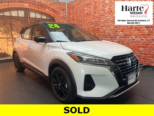 2024 Nissan Kicks SR's photo