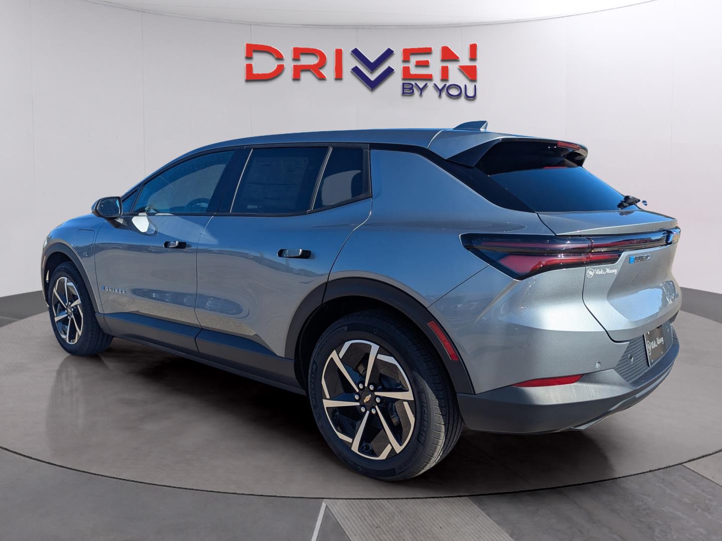 2026 Chevrolet Equinox EV 1LT photo 3