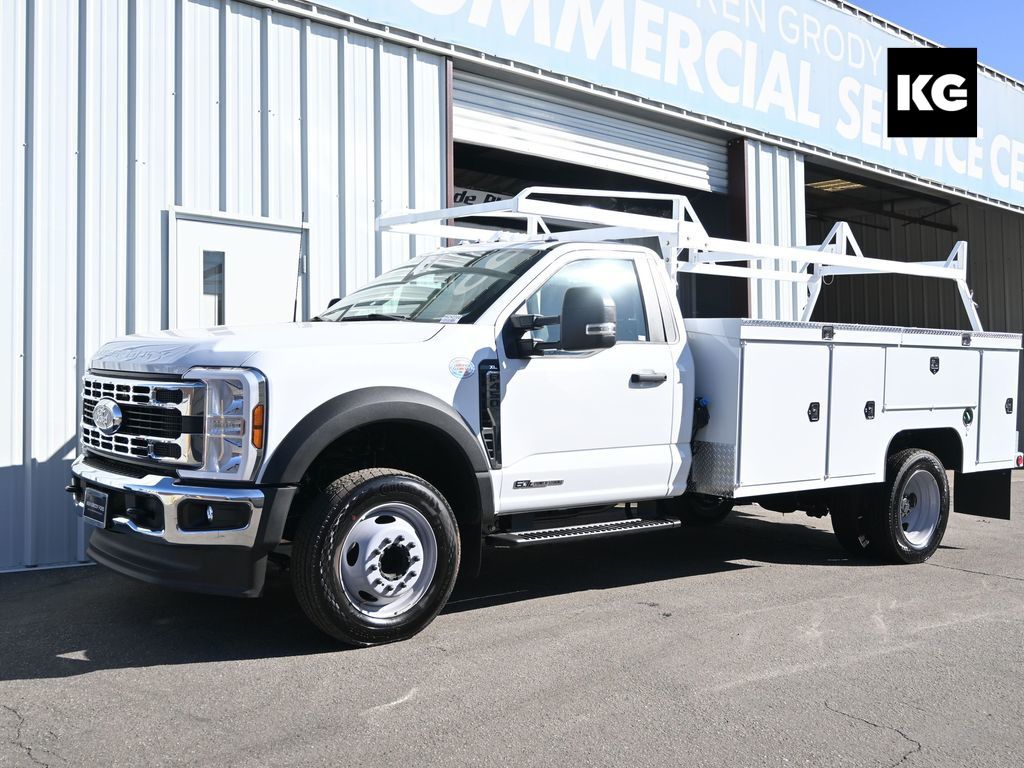 2024 Ford F-450 Super Duty Chassis Cab XL's photo