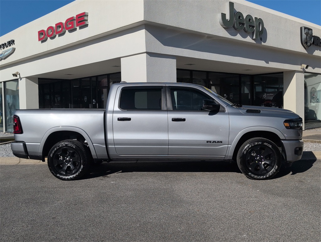2025 Ram 1500 Big Horn Lone Star Night Edition photo 4