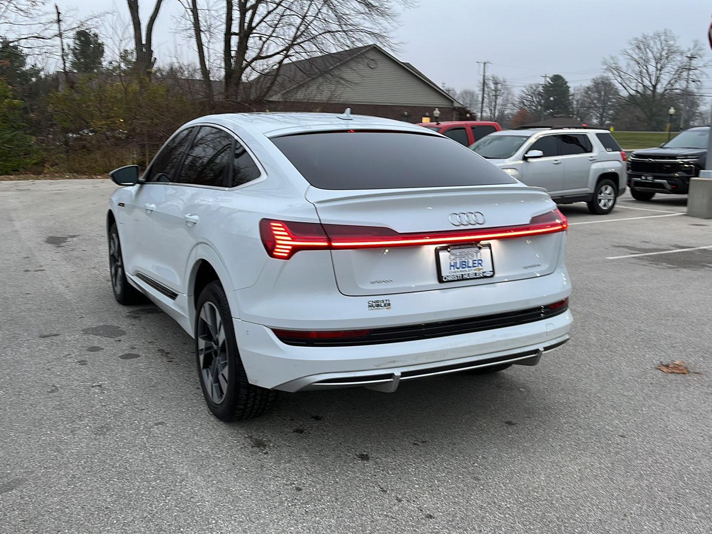 2022 Audi e-tron Sportback S line Premium Plus photo 3