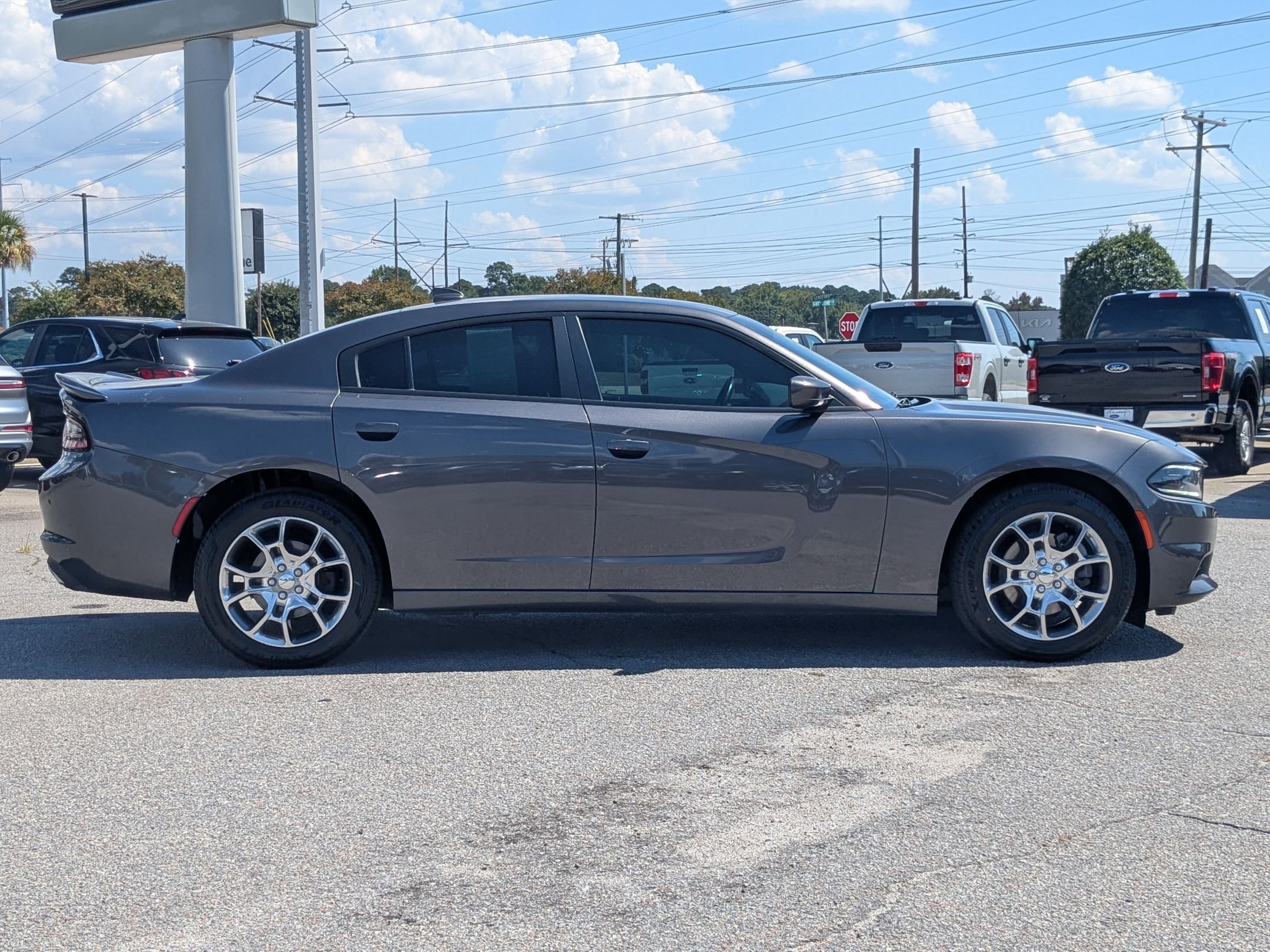 2016 Dodge Charger SXT photo 3