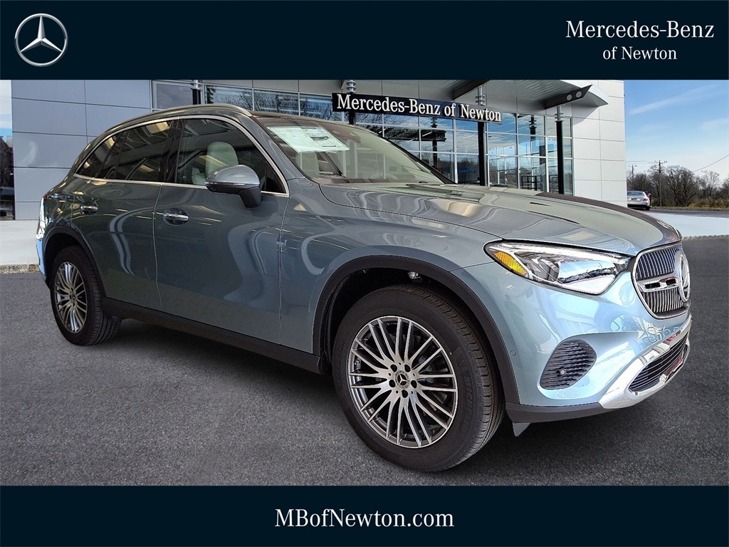 2026 Mercedes-Benz GLC Base's photo