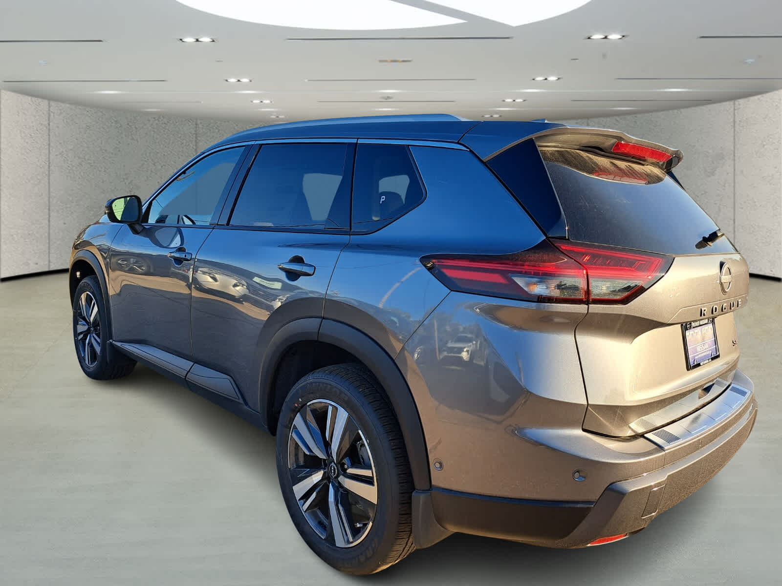 2025 Nissan Rogue SL photo 3