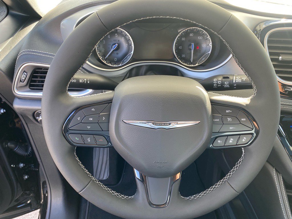 2026 Chrysler Pacifica Limited photo 6