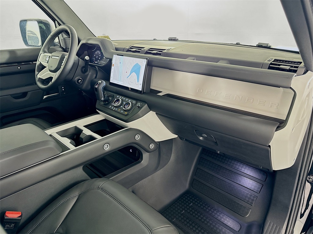 2025 Land Rover Defender 110 X-Dynamic SE photo 19