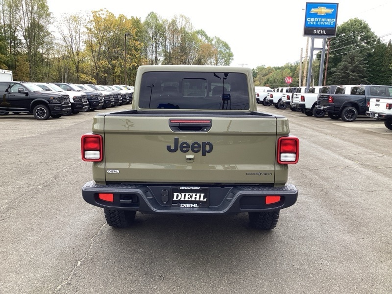 2025 Jeep Gladiator Sport photo 6