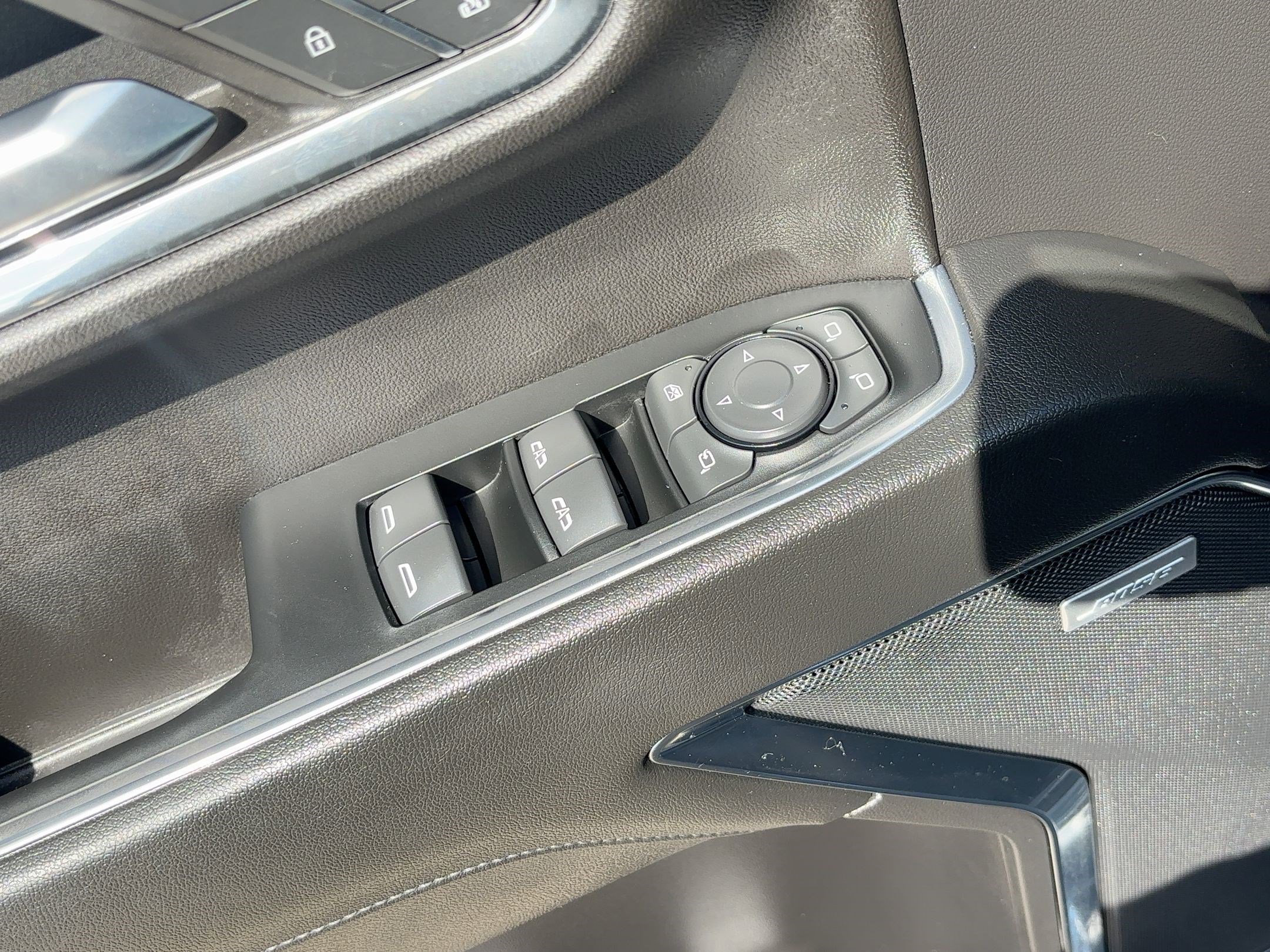 2024 Gmc Sierra 1500 SLT photo 11