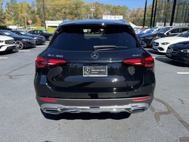 2025 Mercedes Benz GLC 300 4MATIC photo 3
