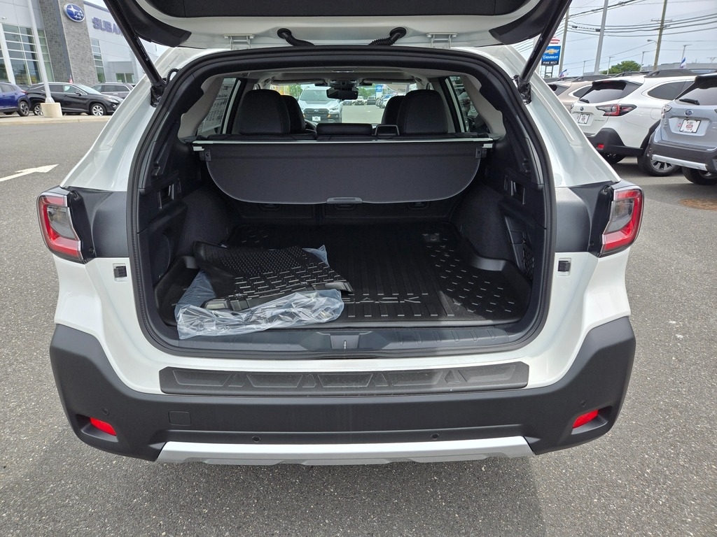 2025 Subaru Outback Touring XT photo 3