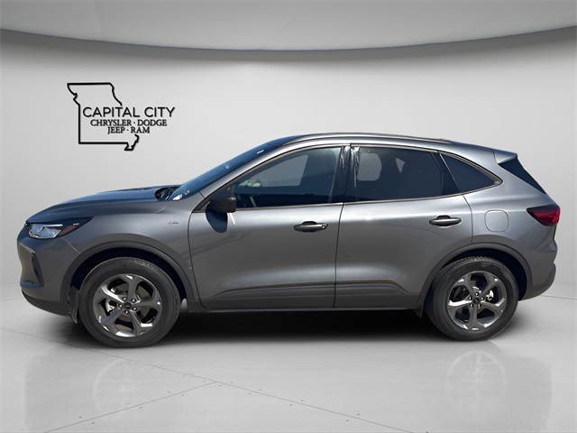 2025 Ford Escape ST-Line photo 3