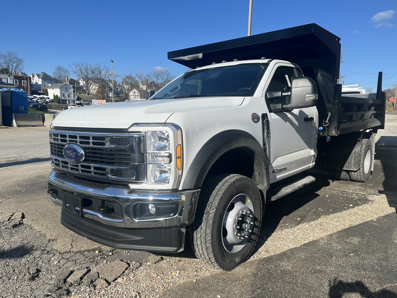 2024 Ford F-600 photo 3