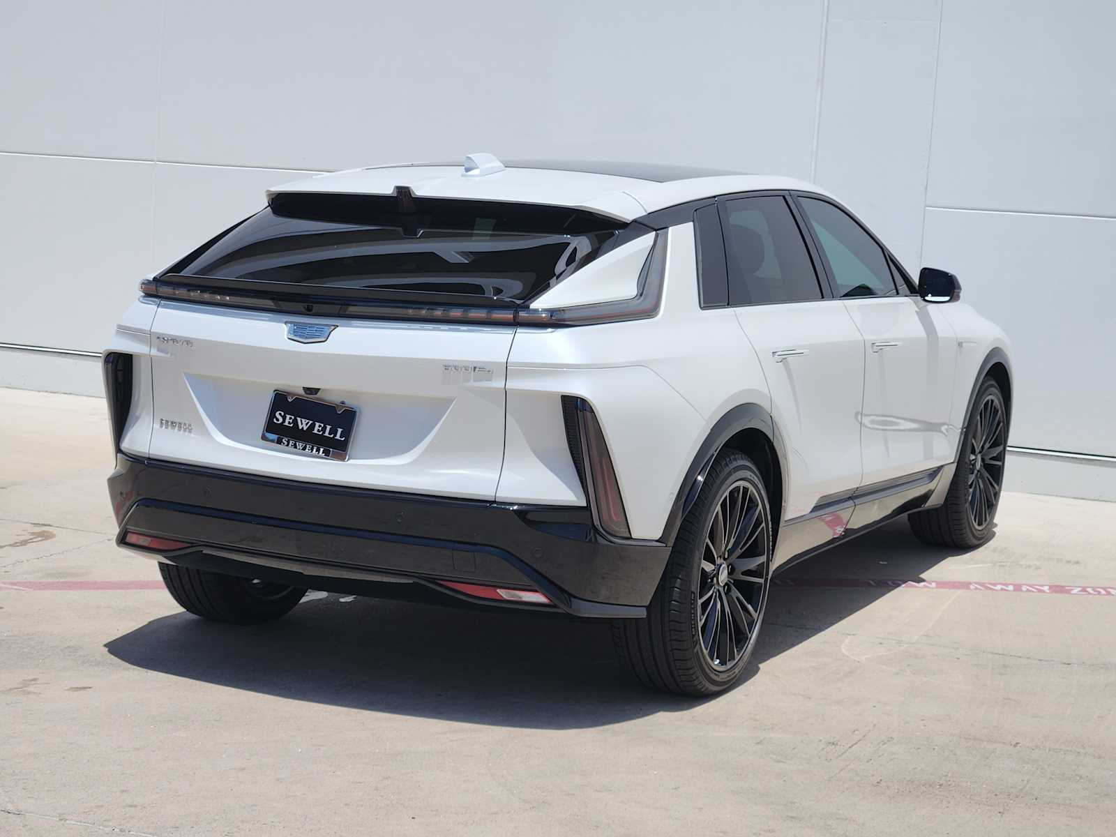 2025 Cadillac Lyriq Sport photo 3
