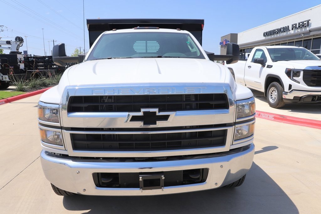 2024 Chevrolet Silverado 5500HD Work Truck photo 2