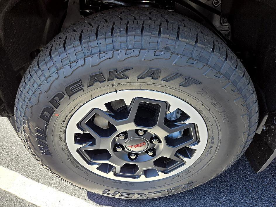 2025 Toyota 4Runner TRD Off-Road Premium photo 19