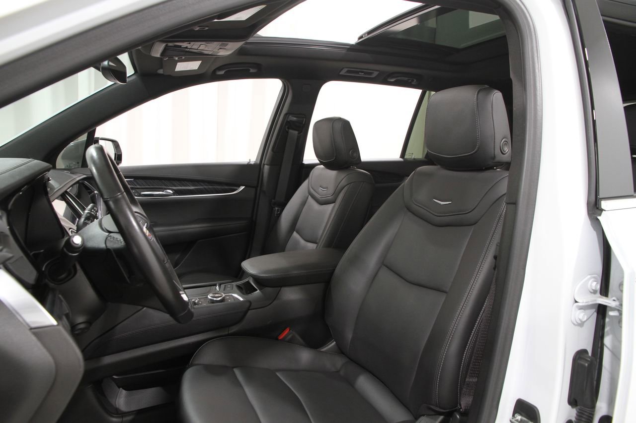 2022 Cadillac XT6 Premium Luxury photo 3
