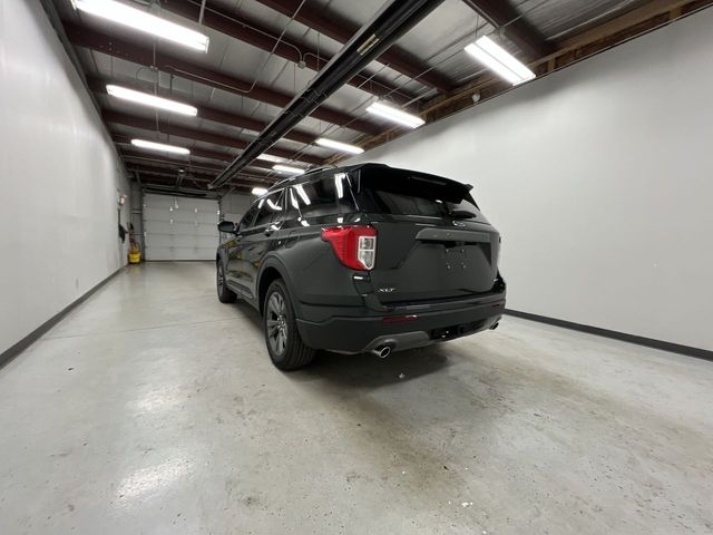 2023 Ford Explorer XLT photo 3