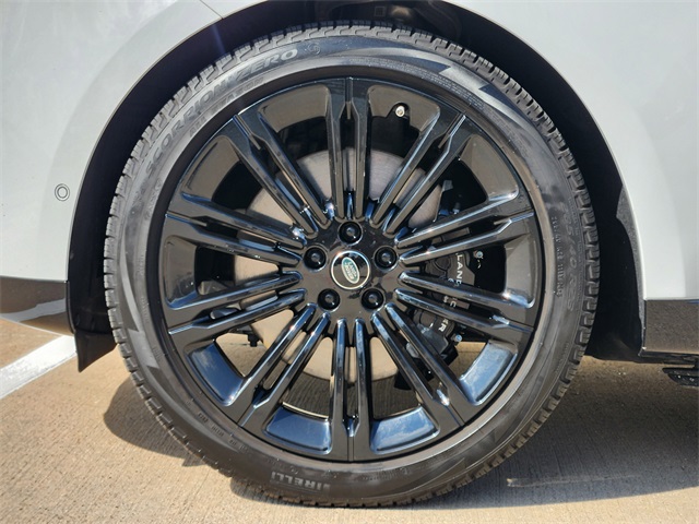 2022 Land Rover Range Rover SE photo 10