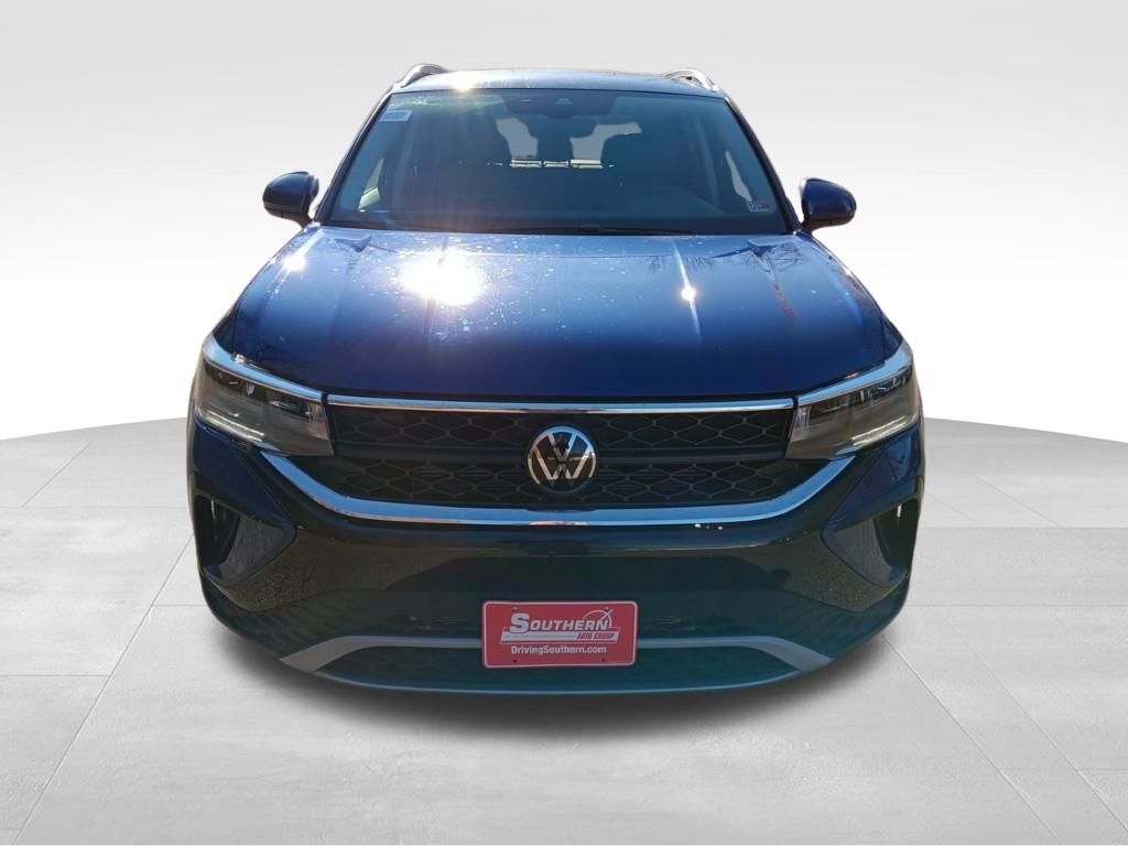 2024 Volkswagen Taos SE photo 7