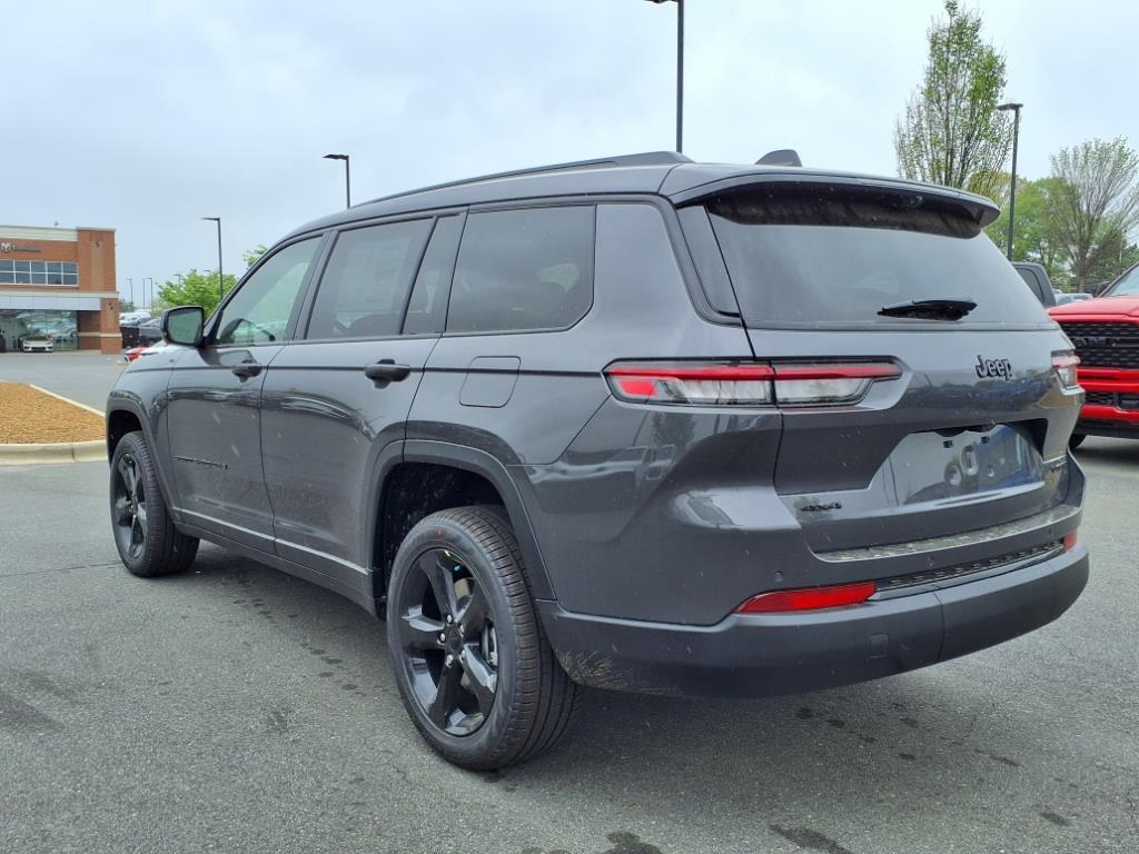 2025 Jeep Grand Cherokee Limited photo 15
