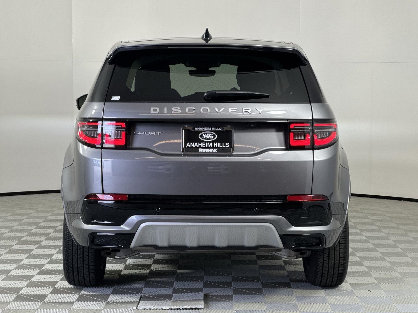 2025 Land Rover Discovery Sport S photo 4