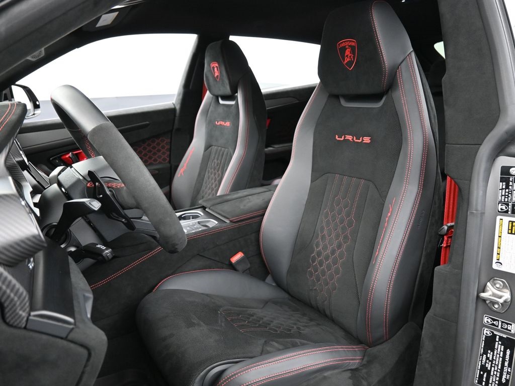 2024 Lamborghini Urus Performante photo 4