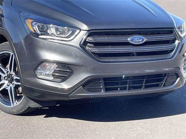 2019 Ford Escape SEL photo 2