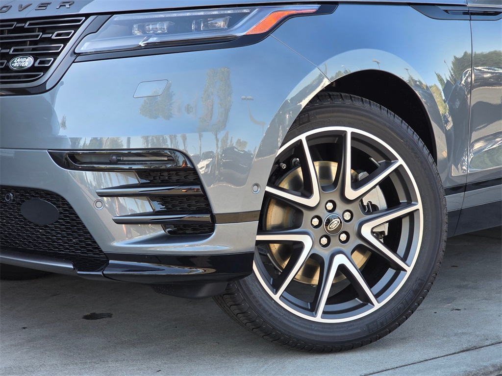 2026 Land Rover Range Rover Velar SE photo 2