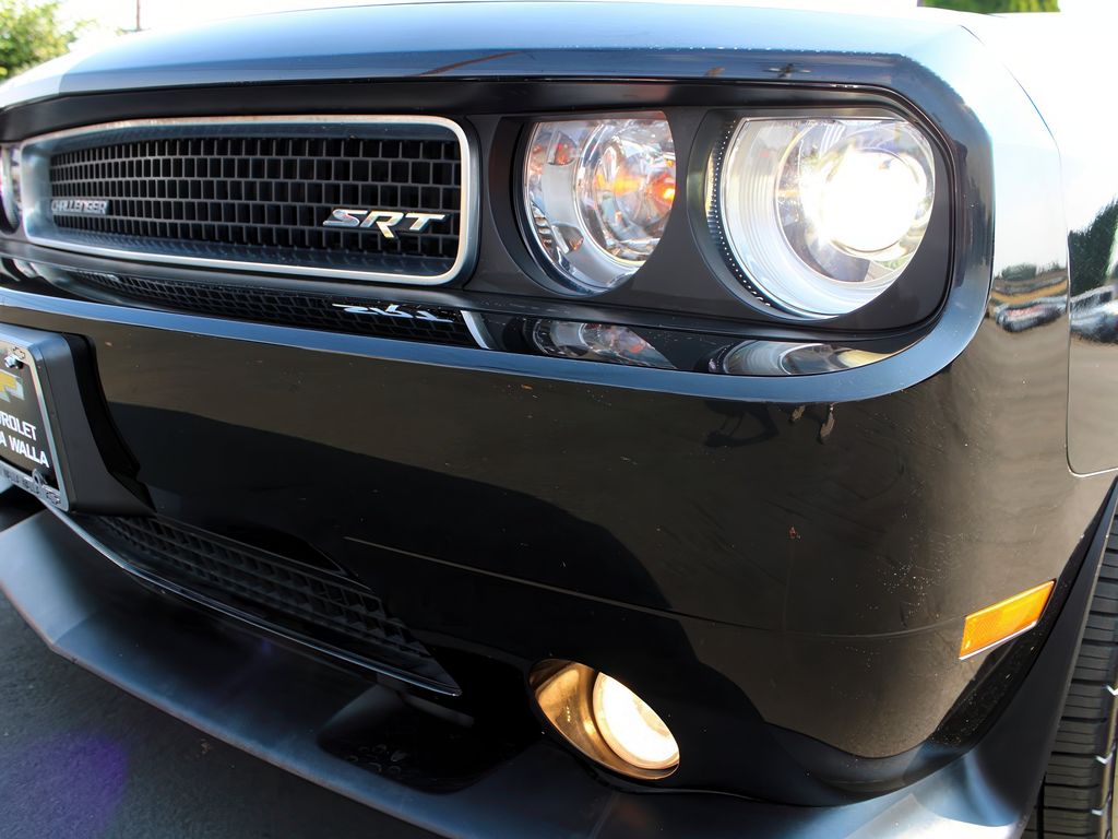 2013 Dodge Challenger SRT8 photo 27