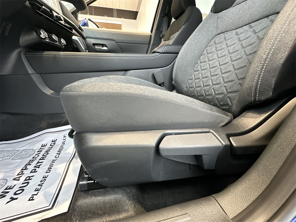 2025 Nissan Kicks SV photo 3