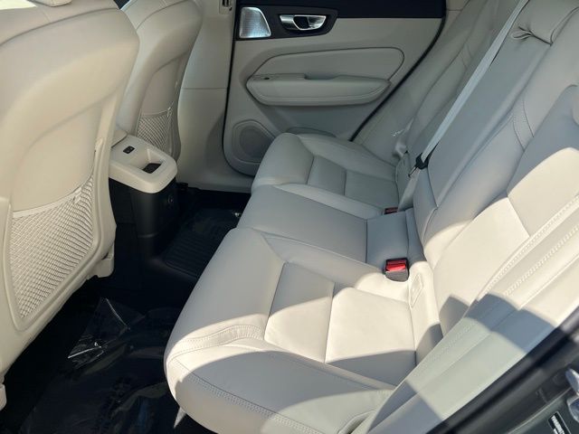 2026 Volvo XC60 Hybrid T8 photo 24