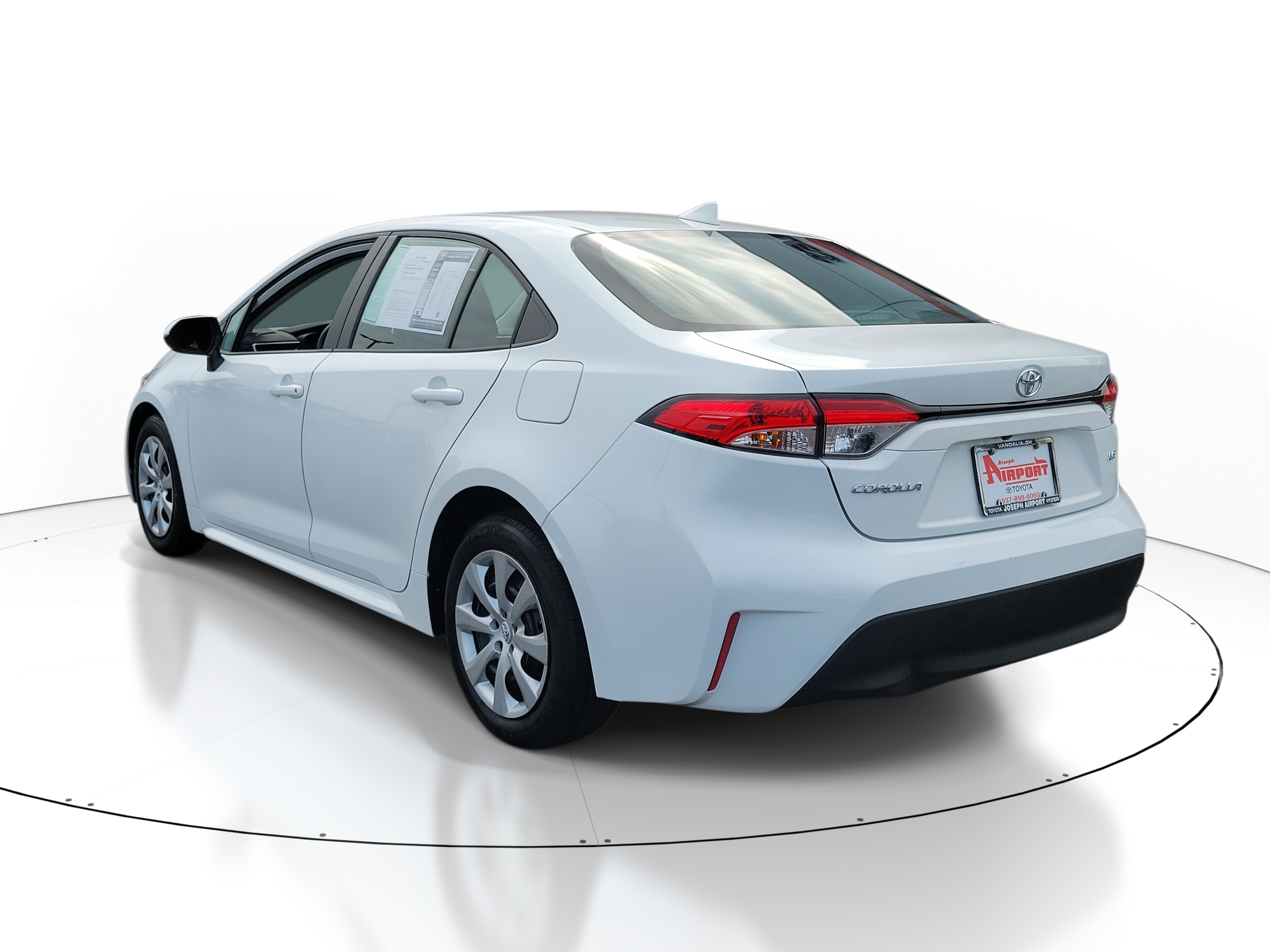 2024 Toyota Corolla LE photo 3