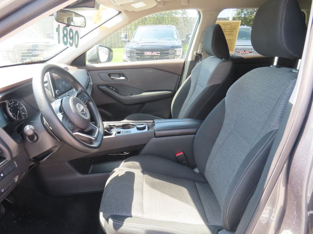 2023 Nissan Rogue SV photo 15