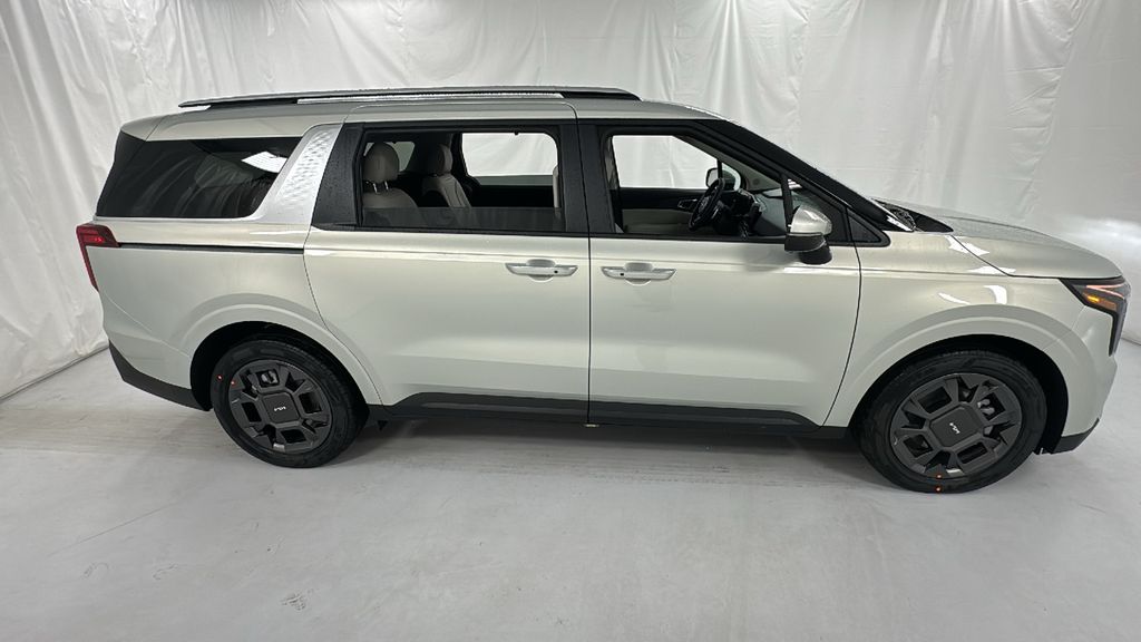 2026 Kia Carnival EX photo 2